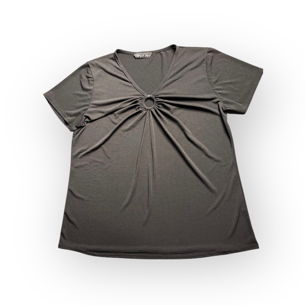 Tiffany & Grey Black Ring Front Blouse Medium Short Sleeve Top